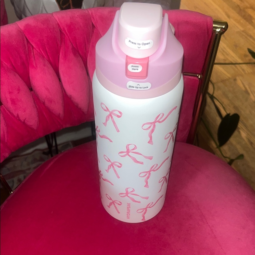 Hydrapeak White and Pink Bow Water Bottle